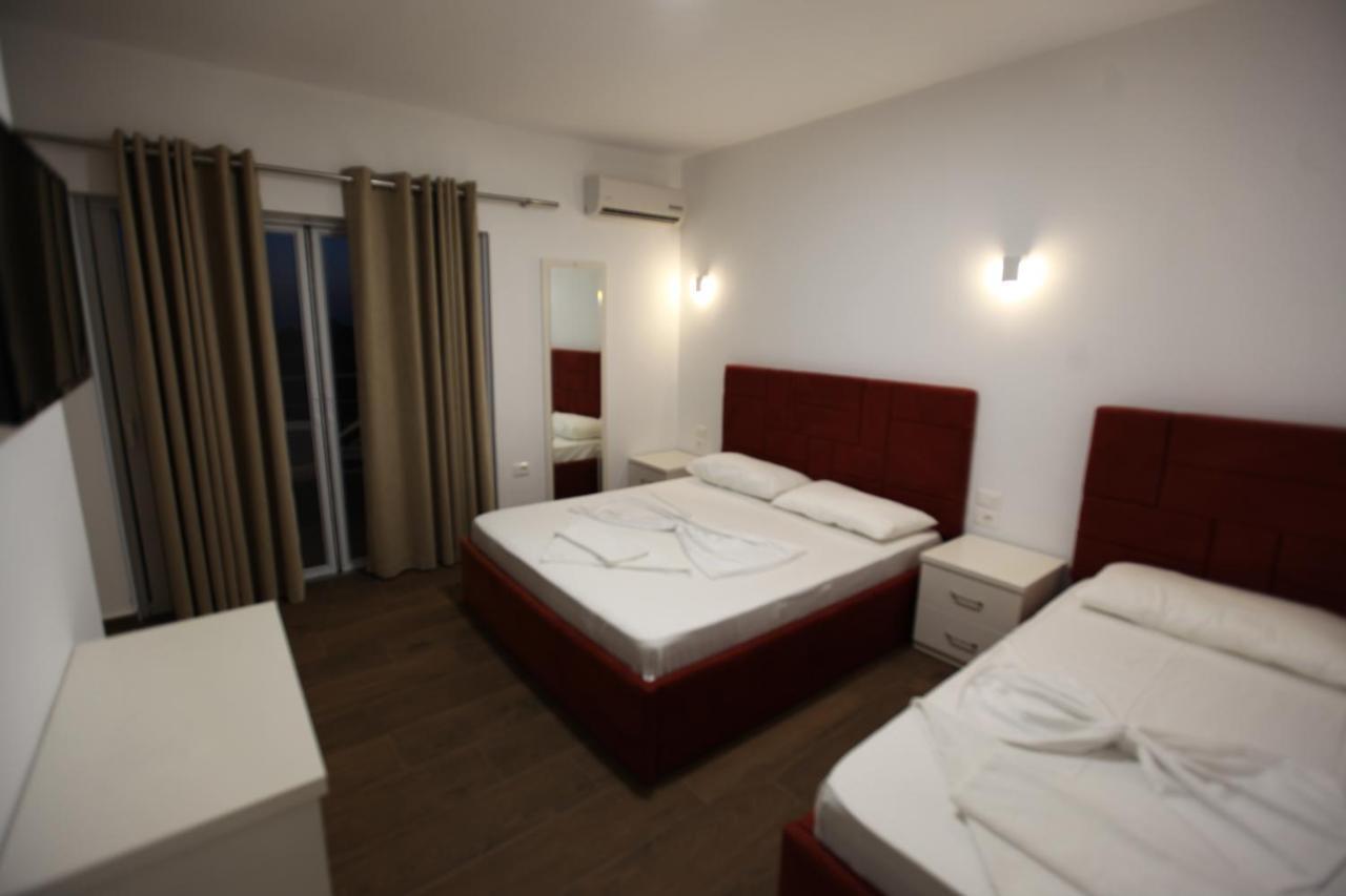 Hotel Riviera Borsh Kültér fotó