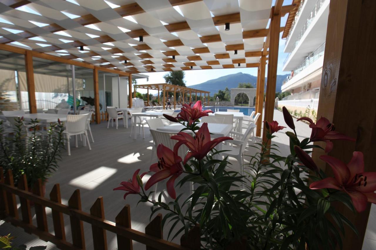 Hotel Riviera Borsh Kültér fotó