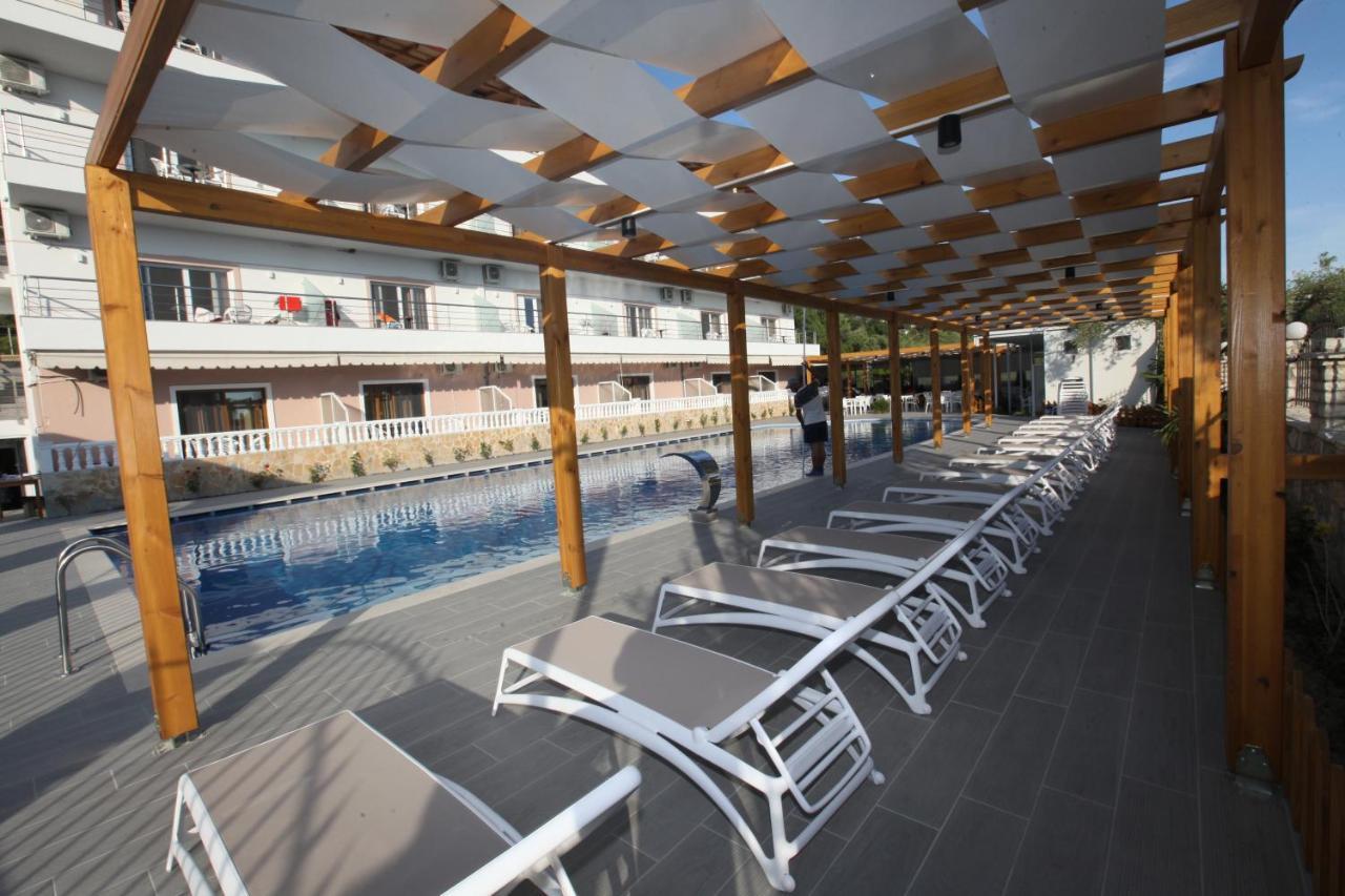 Hotel Riviera Borsh Kültér fotó