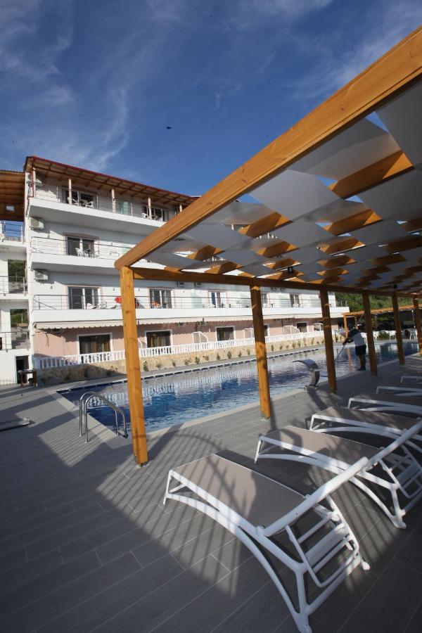 Hotel Riviera Borsh Kültér fotó