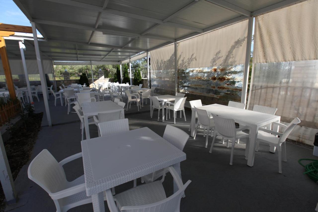 Hotel Riviera Borsh Kültér fotó
