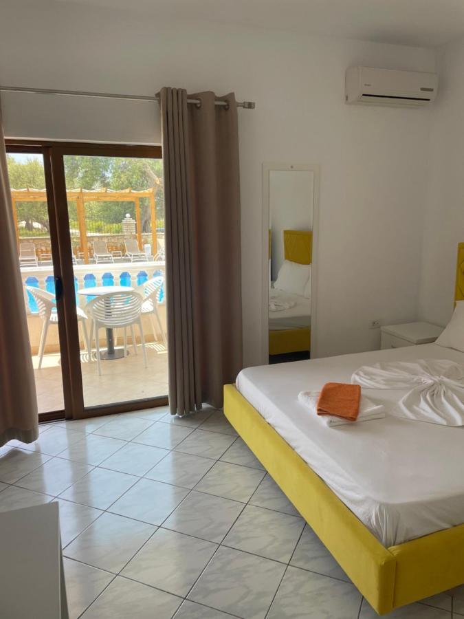 Hotel Riviera Borsh Kültér fotó