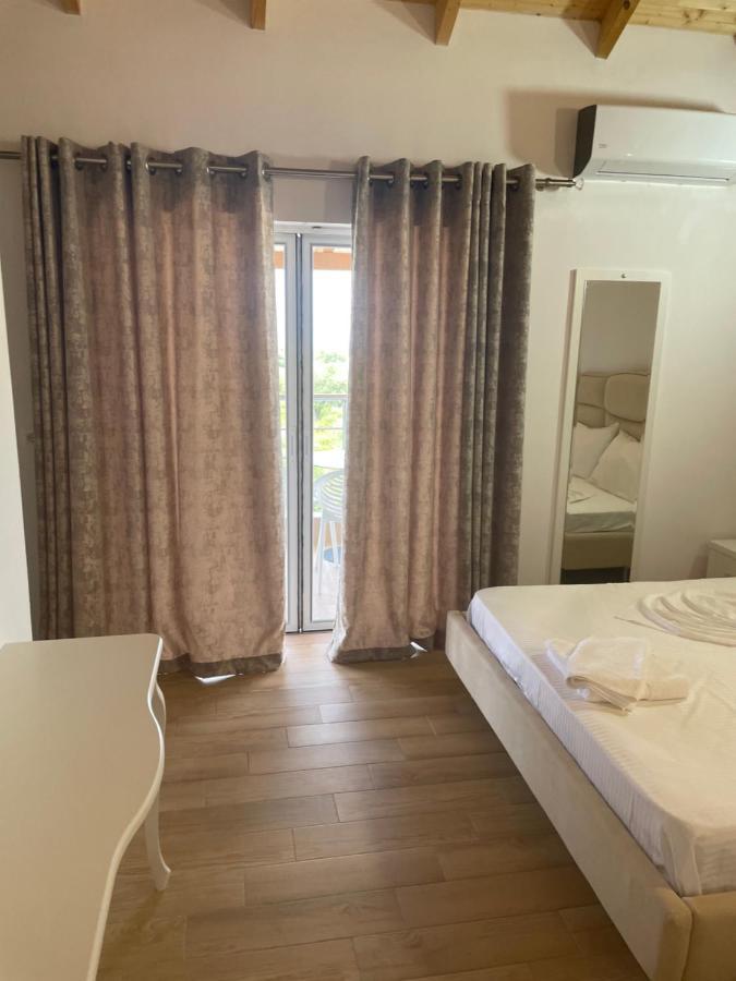 Hotel Riviera Borsh Kültér fotó