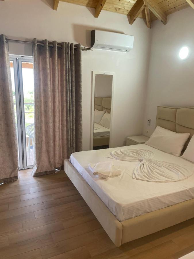 Hotel Riviera Borsh Kültér fotó