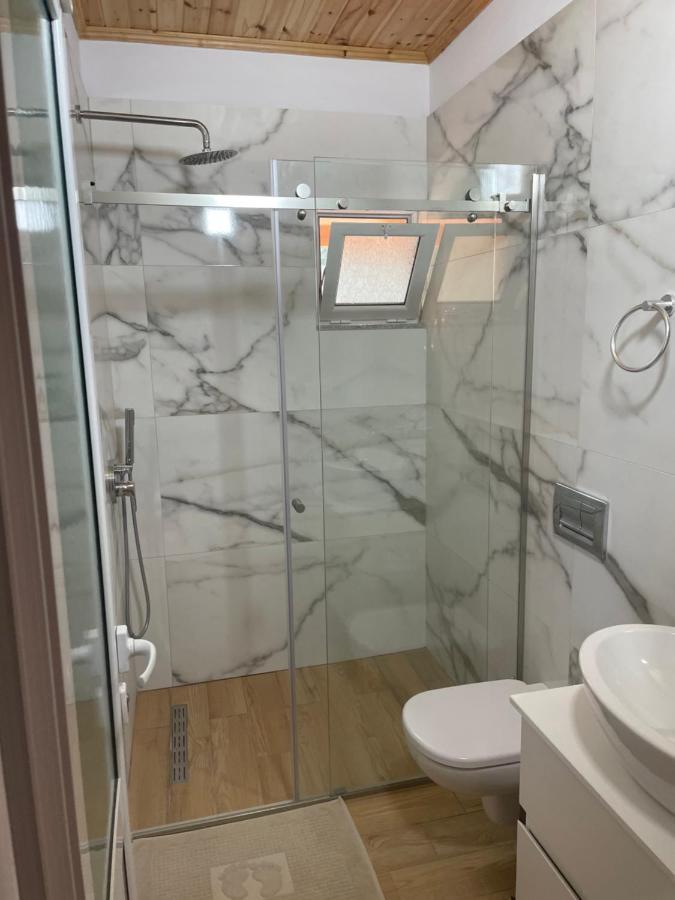 Hotel Riviera Borsh Kültér fotó