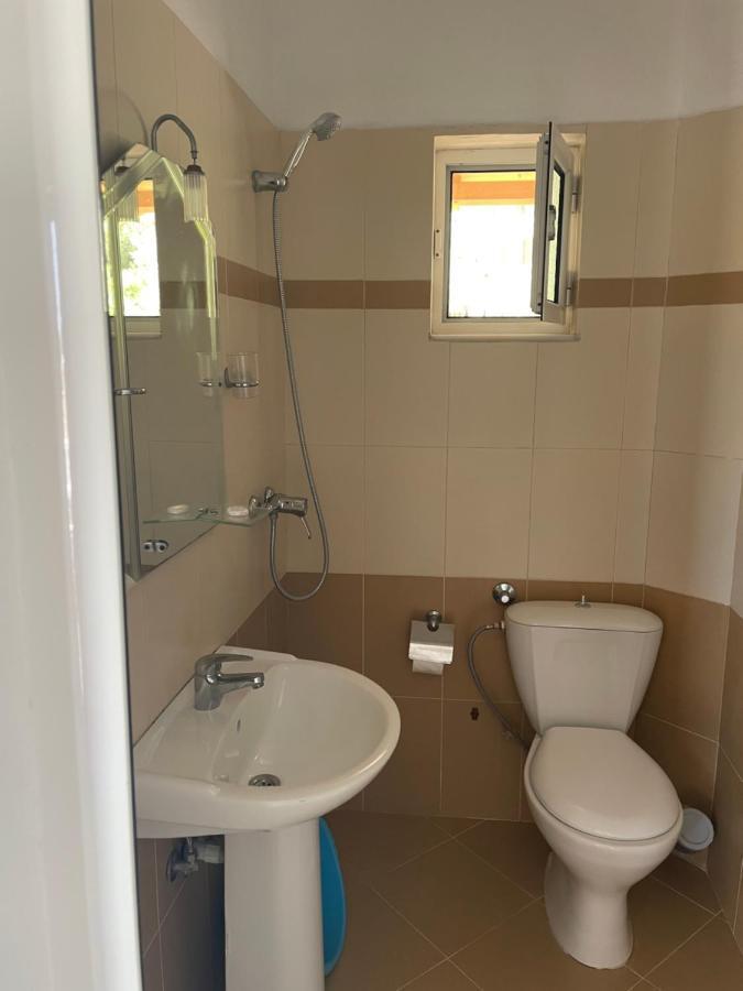 Hotel Riviera Borsh Kültér fotó